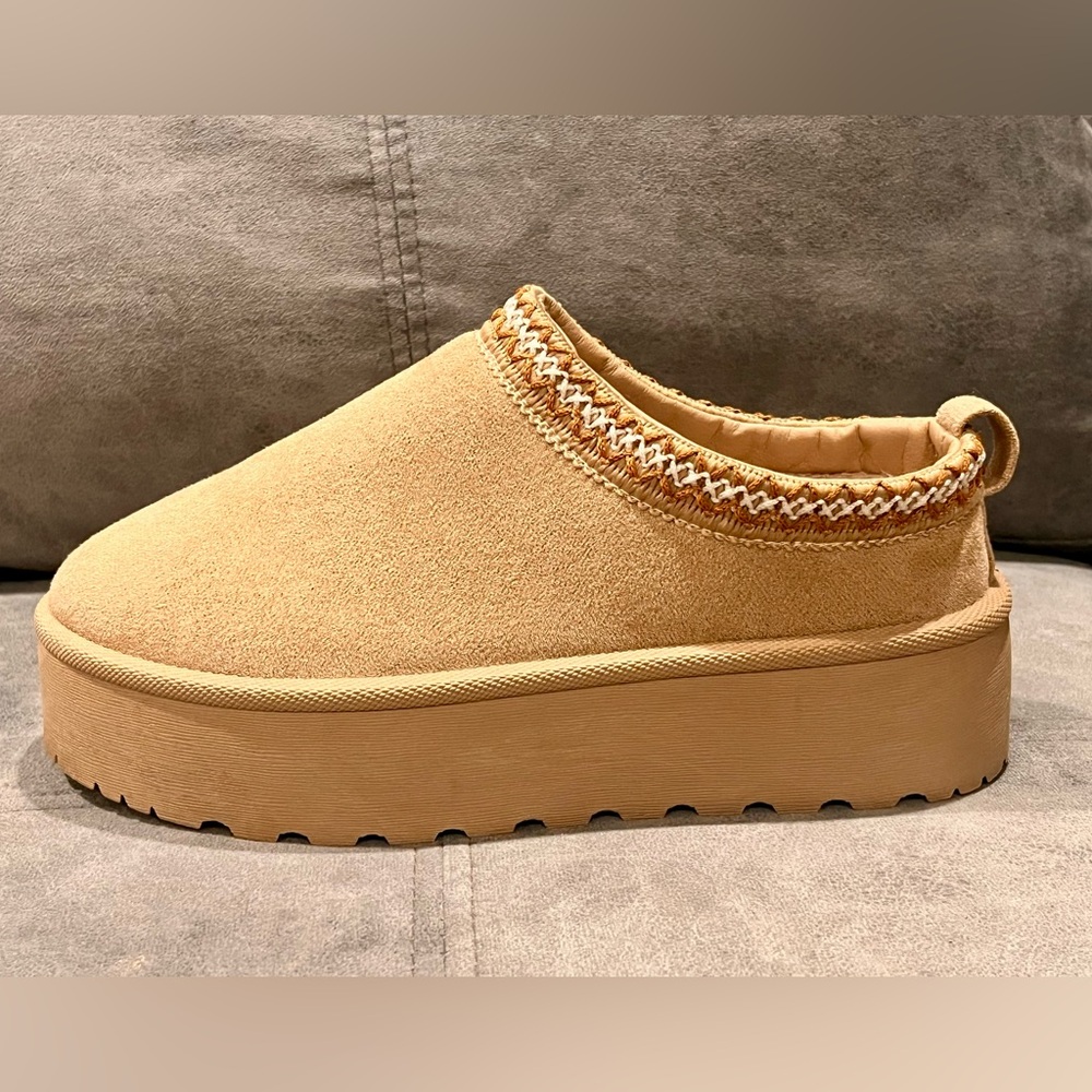 Mudd Stormy Tan Platform Mule Slipper Size 10 Womens